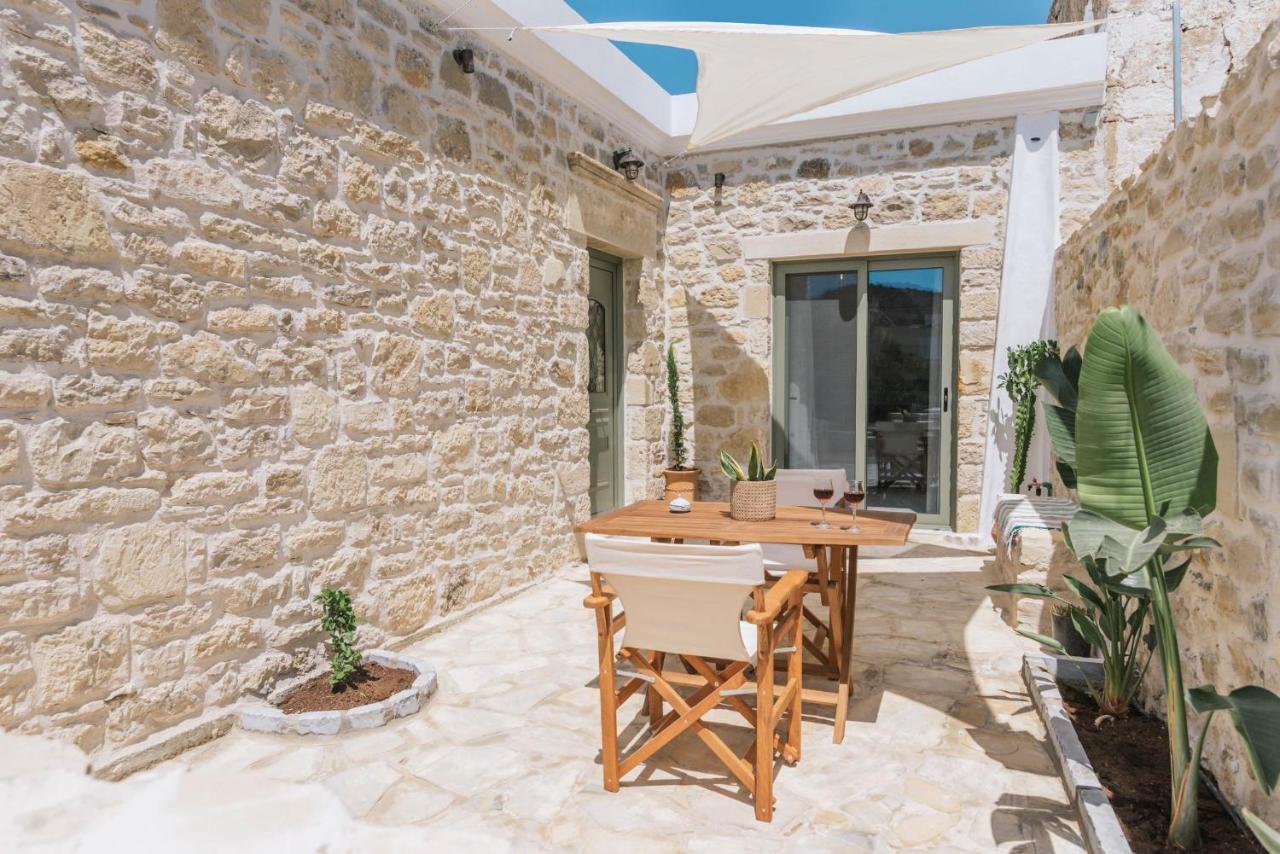 Papadia Luxury Apartments Pitsidia Exterior photo