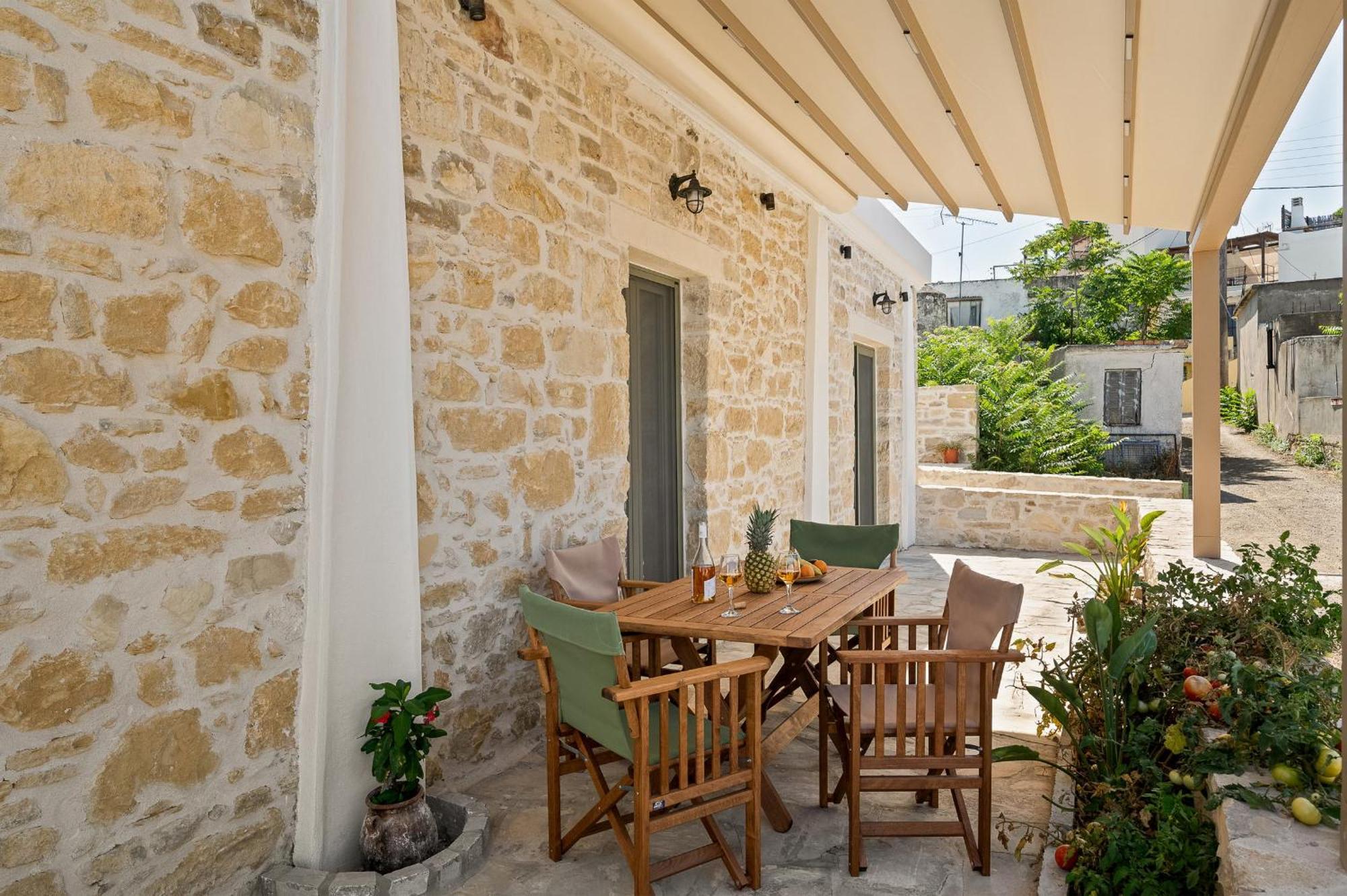 Papadia Luxury Apartments Pitsidia Exterior photo