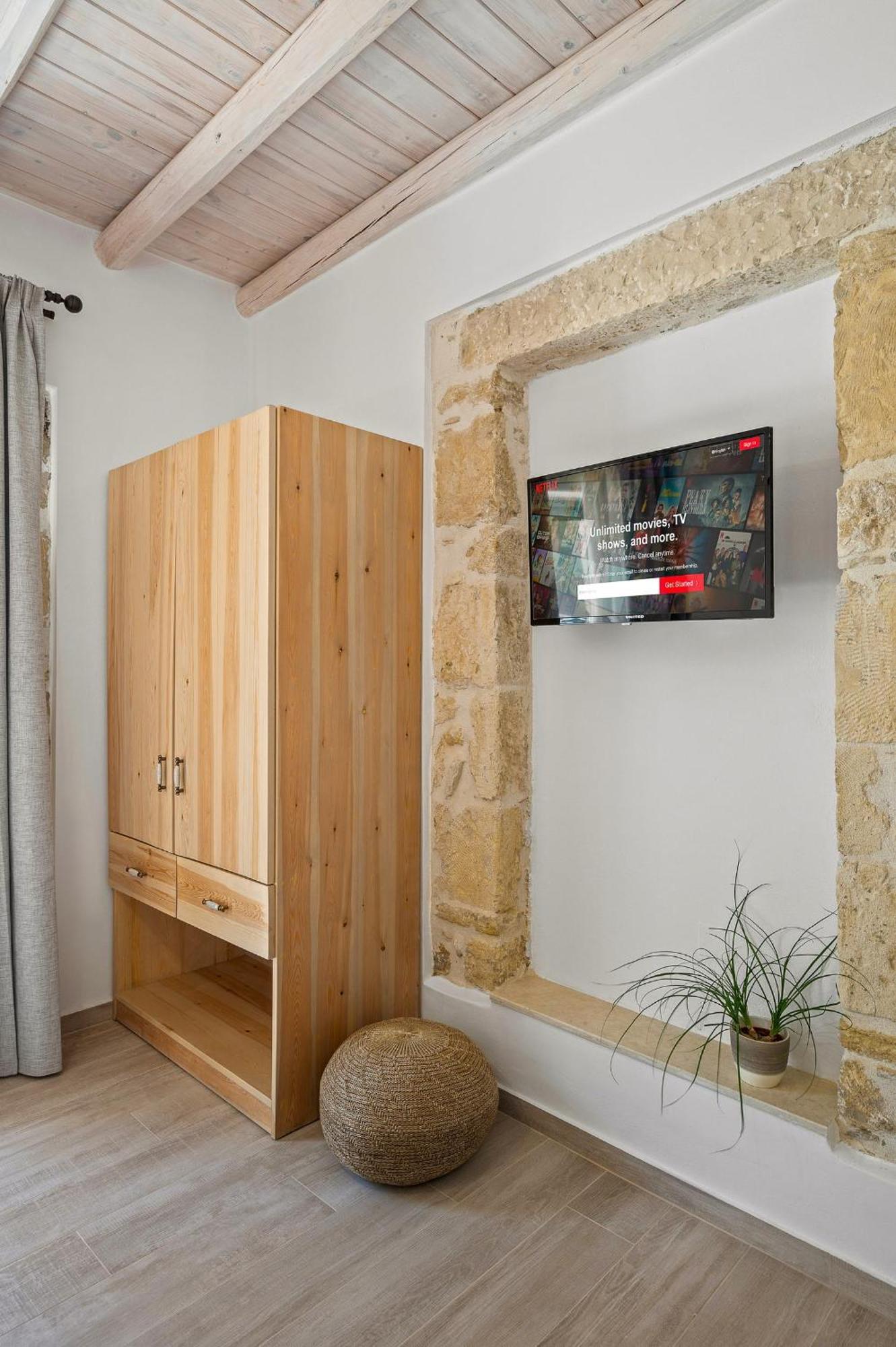 Papadia Luxury Apartments Pitsidia Exterior photo