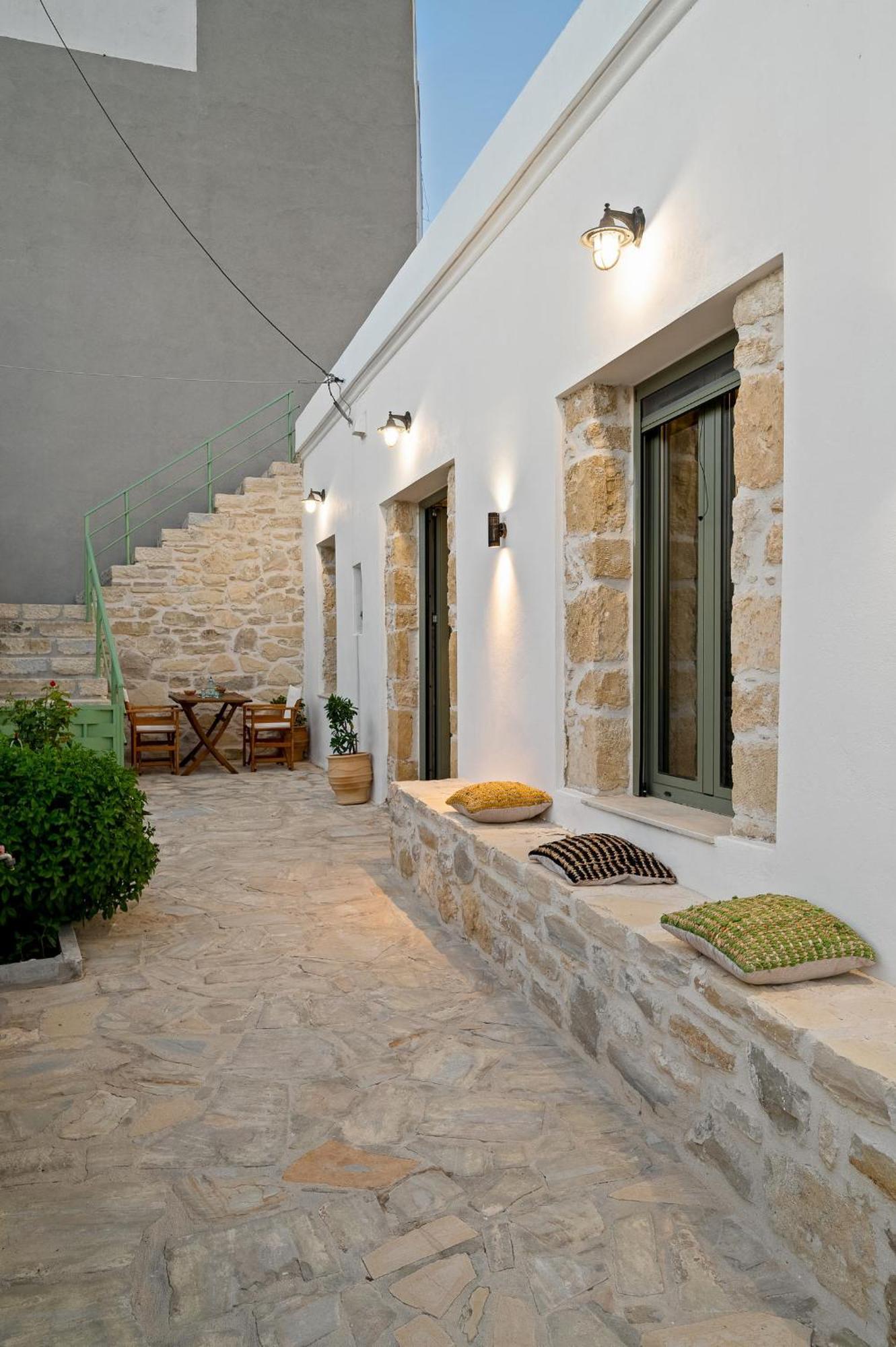 Papadia Luxury Apartments Pitsidia Exterior photo