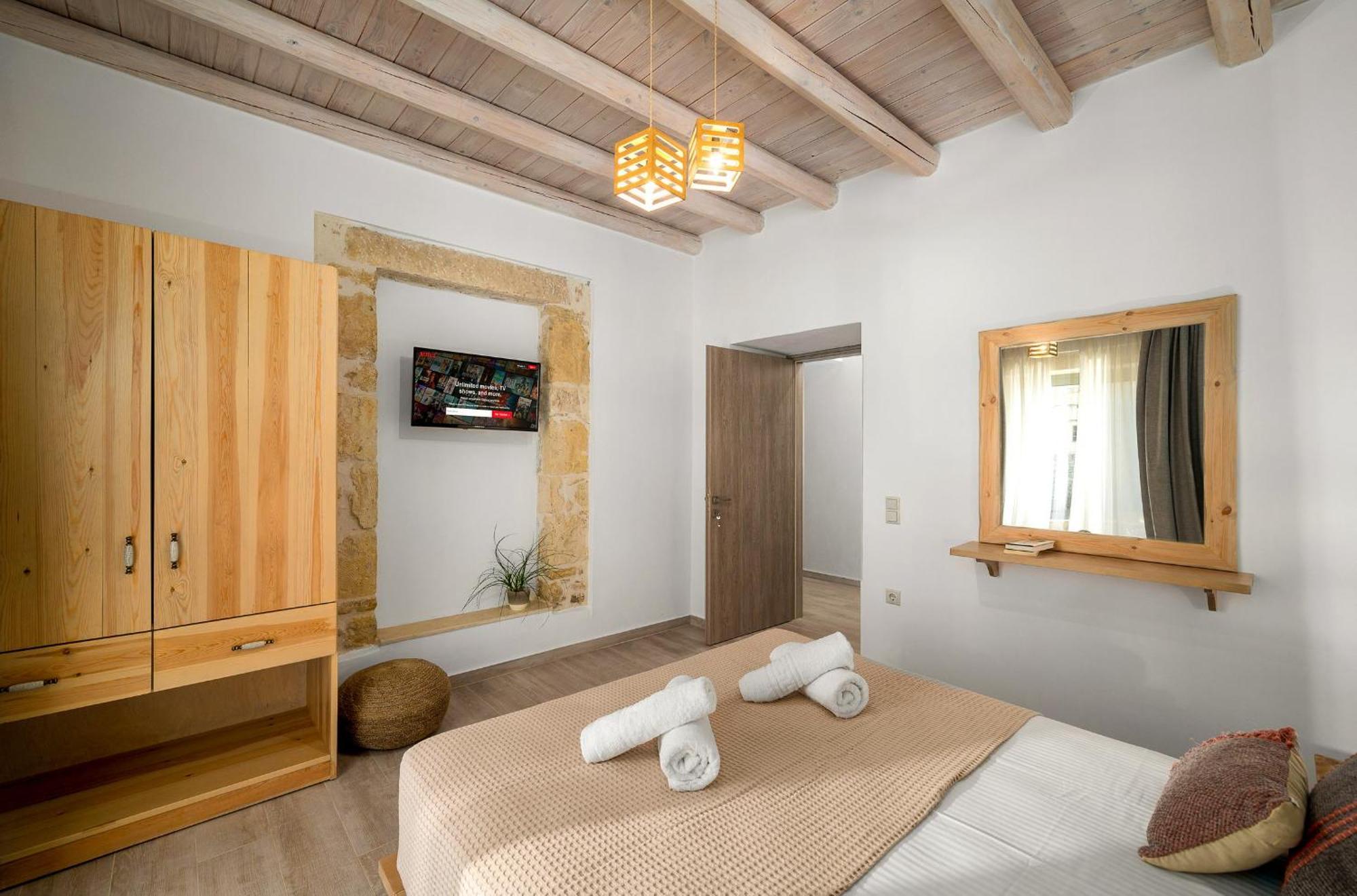 Papadia Luxury Apartments Pitsidia Exterior photo